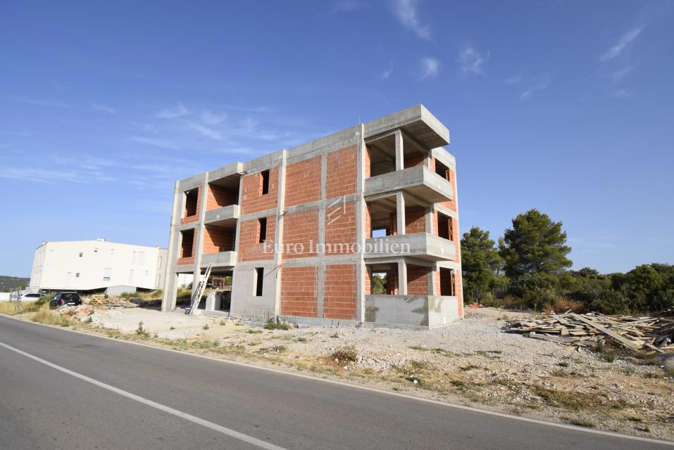 Brodarica-nuovo edificio, appartamento vicino alla spiaggia