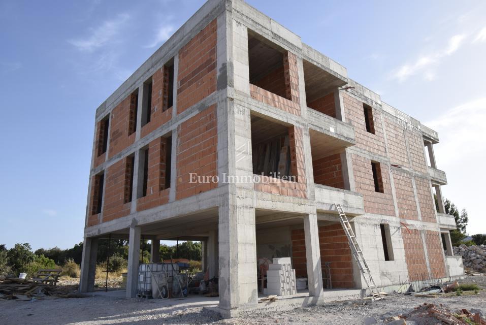 Brodarica-nuovo edificio, appartamento vicino alla spiaggia