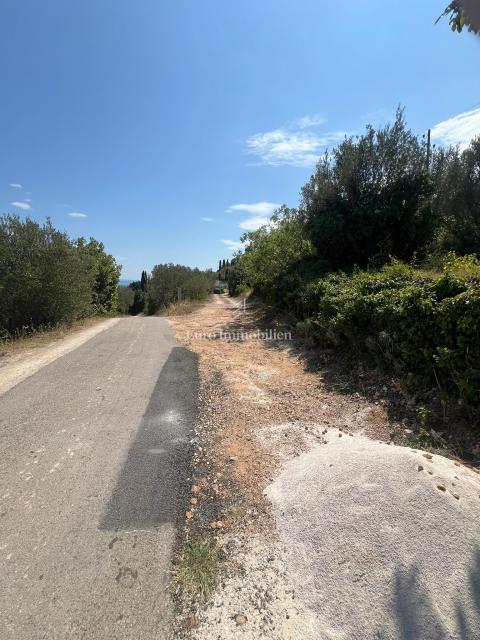 Ugljan - terreno con progetto concettuale per una villa