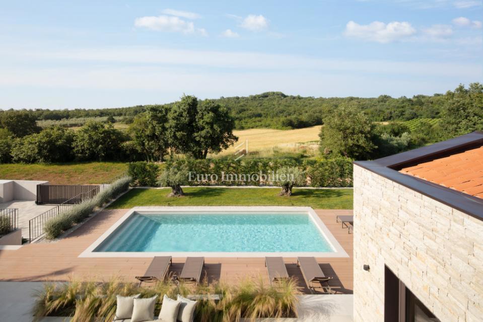 Istria, Parenzo – Villa moderna con piscina in vendita