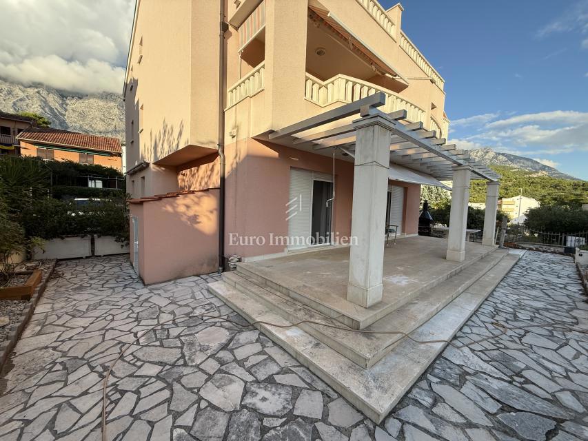 Promajna – Appartamento in una villa vicino al mare