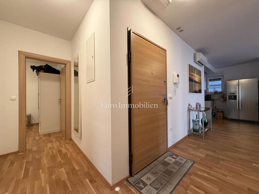 Promajna – Appartamento in una villa vicino al mare