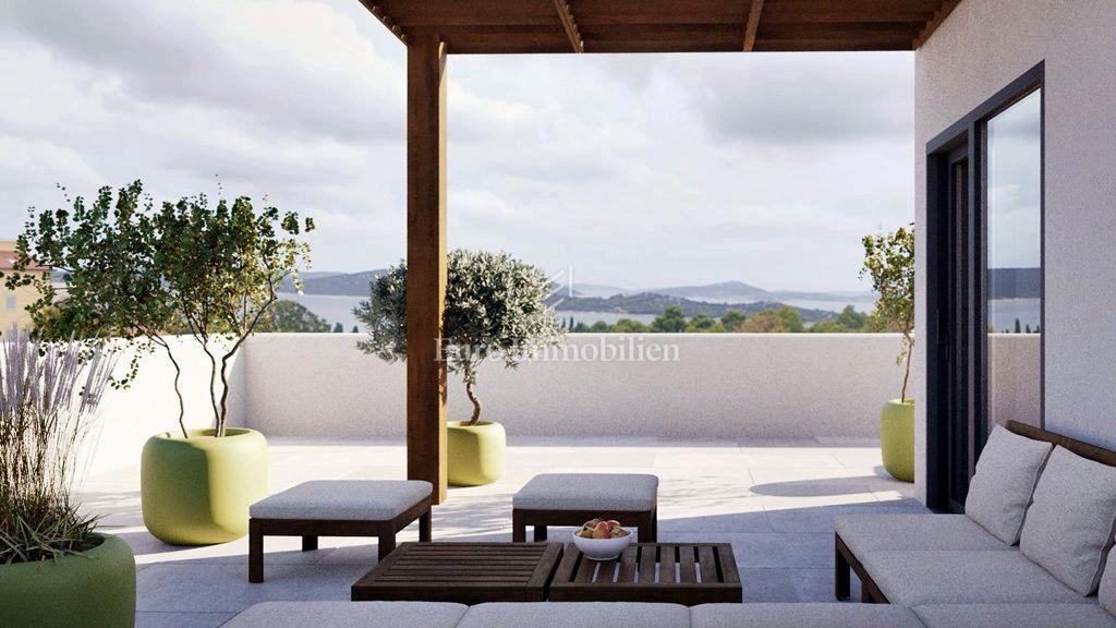 Vodice – Appartamento con piscina in una zona tranquilla