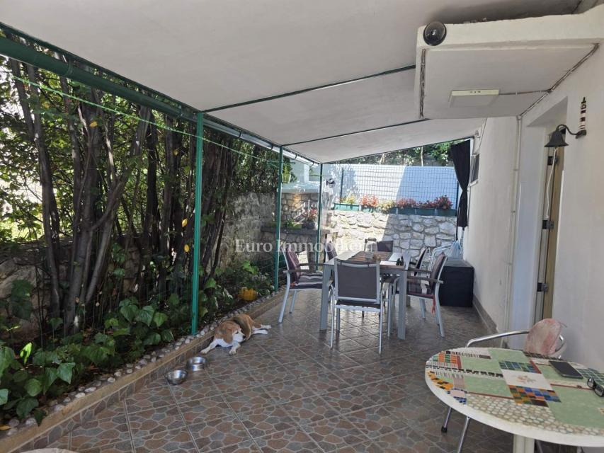 Appartamento con terrazza e giardino, a 130 m dal mare