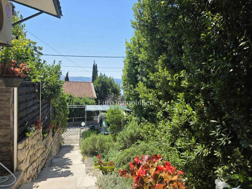 Appartamento con terrazza e giardino, a 130 m dal mare