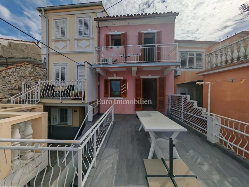 Casa a Schiera con Vista Panoramica – 150 m dal Mare