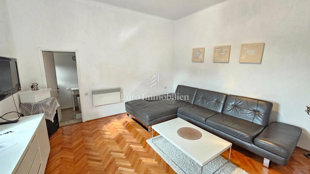 Casa al piano terra a Jadranovo con parcheggio