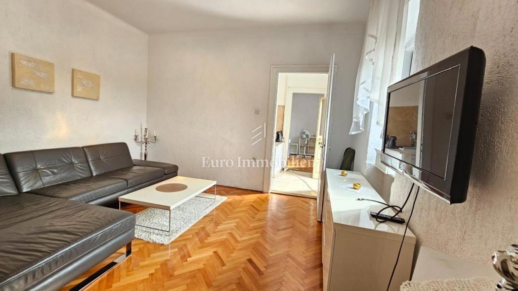 Casa al piano terra a Jadranovo con parcheggio