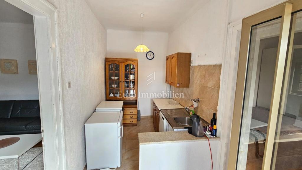 Casa al piano terra a Jadranovo con parcheggio