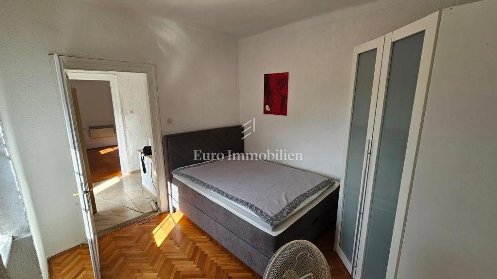 Casa al piano terra a Jadranovo con parcheggio