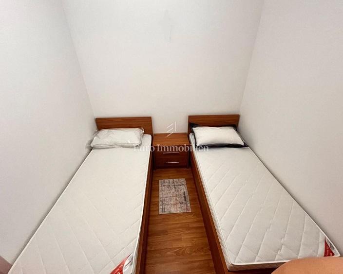 Novalja, Appartamento con due terrazze e vista mare