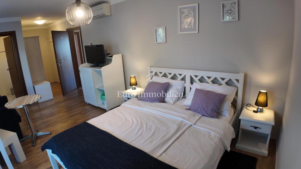 Appartamento con Grande Balcone e Vista Mare