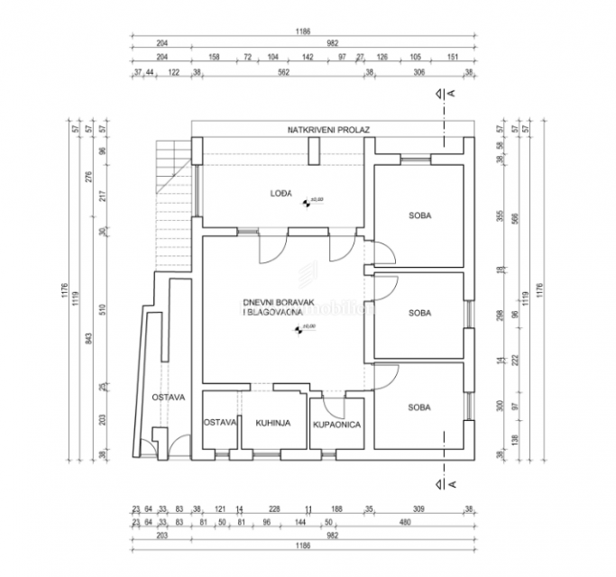 Appartamento con Grande Balcone e Vista Mare