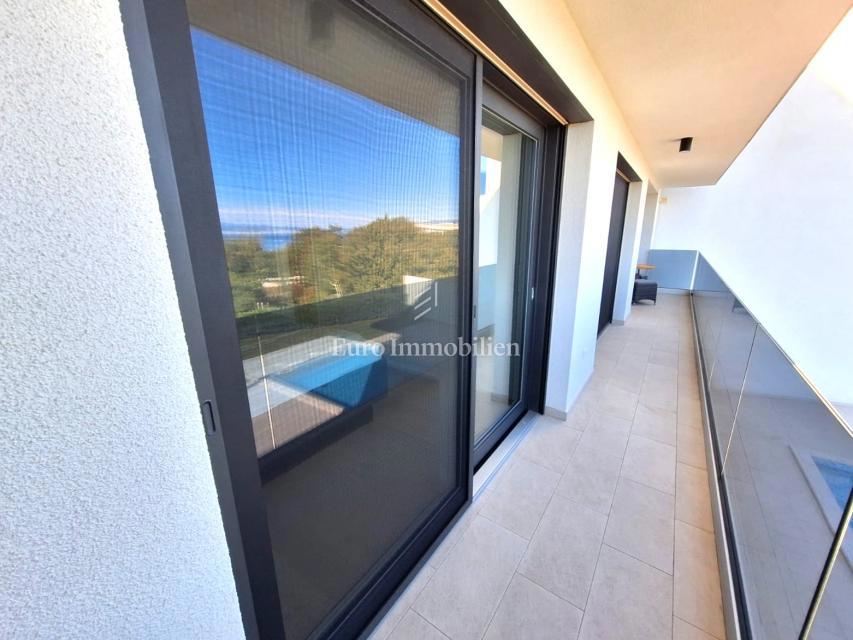 Appartamento bilocale con vista mare vicino al mare