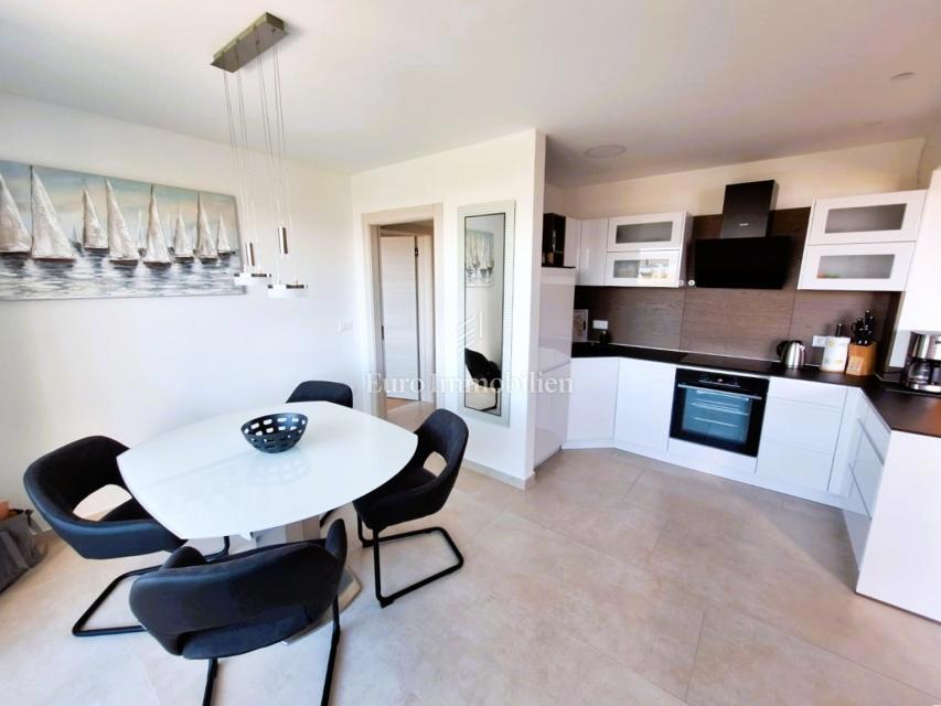 Appartamento bilocale con vista mare vicino al mare