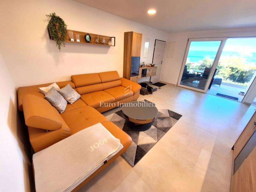 Appartamento bilocale con vista mare vicino al mare