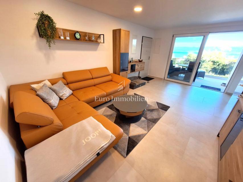 Appartamento bilocale con vista mare vicino al mare