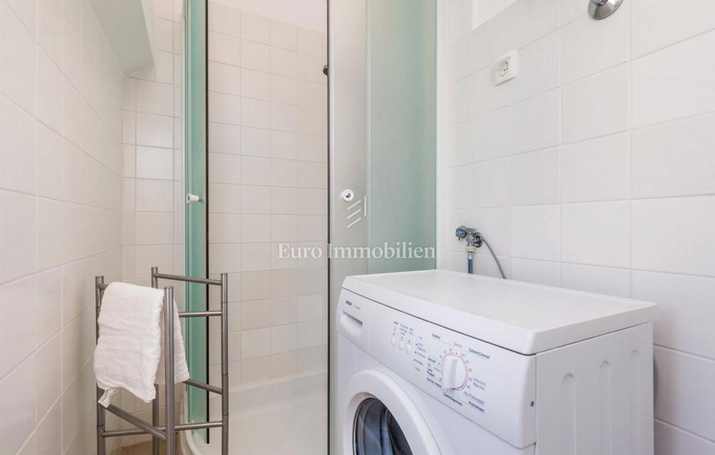 Lovran – appartamento in villa storica, 50 m dal mare