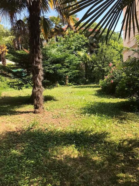 Lovran – appartamento in villa storica, 50 m dal mare