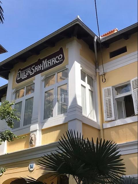 Lovran – appartamento in villa storica, 50 m dal mare