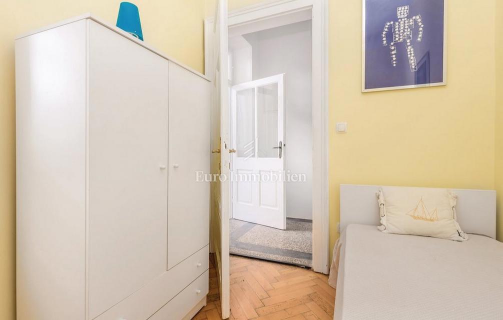 Lovran – appartamento in villa storica, 50 m dal mare