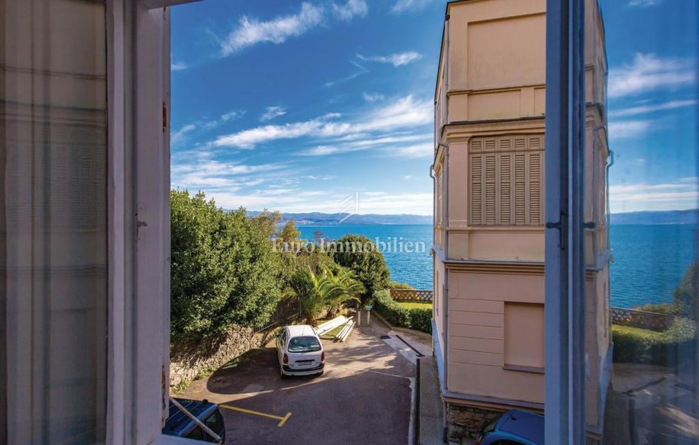 Lovran – appartamento in villa storica, 50 m dal mare