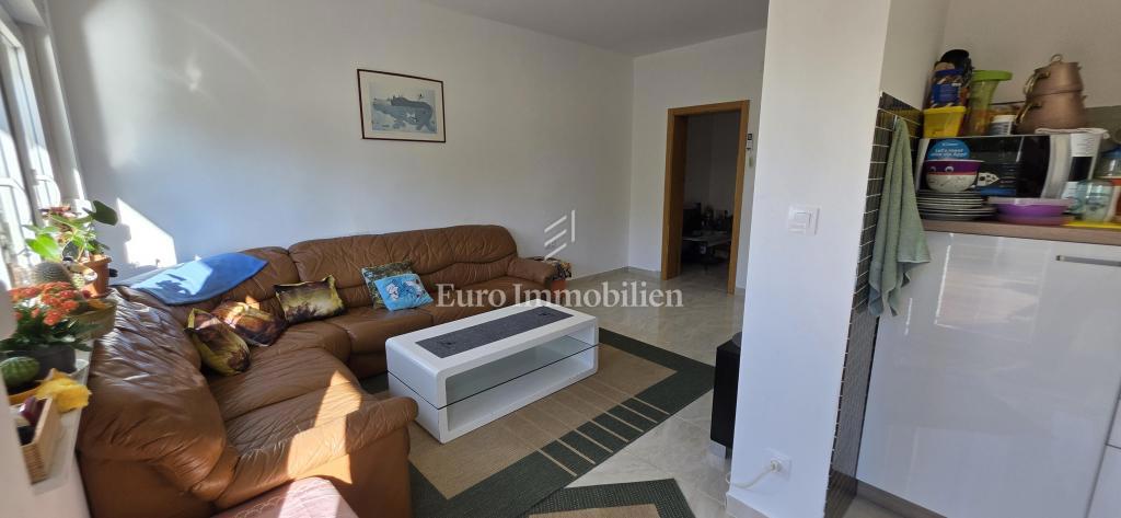 Crikvenica – moderno appartamento in zona ricercata vicino al mare