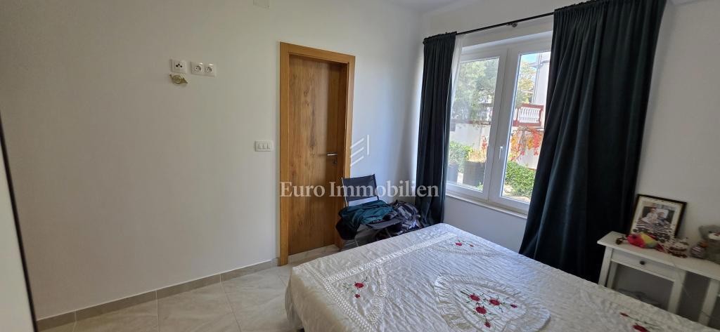 Crikvenica – moderno appartamento in zona ricercata vicino al mare