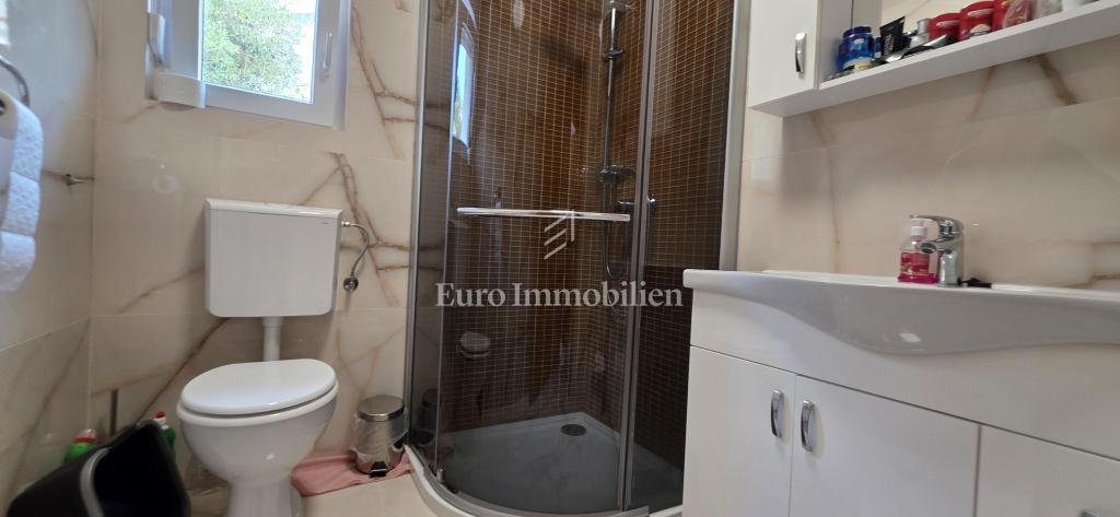 Crikvenica – moderno appartamento in zona ricercata vicino al mare