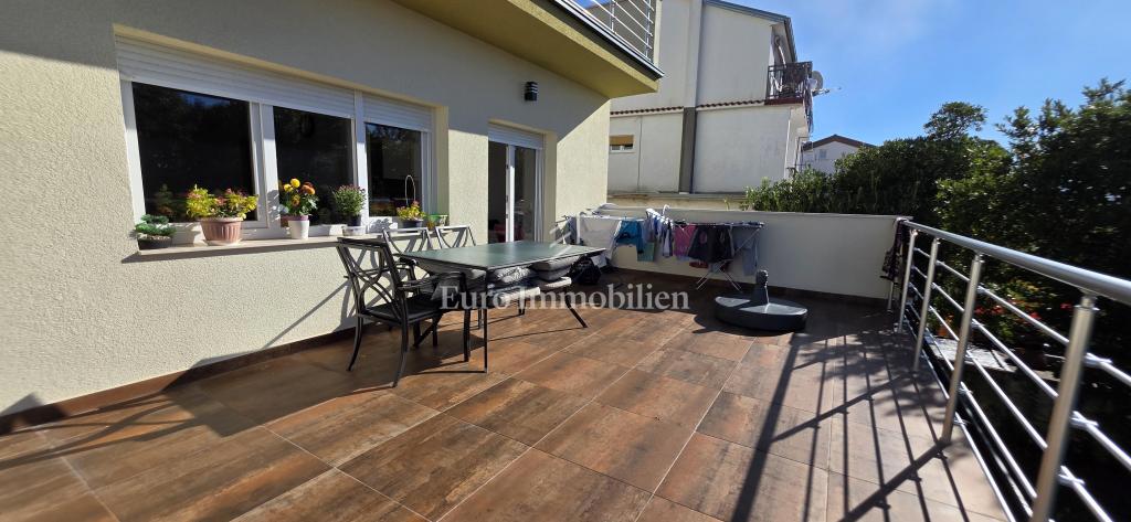 Crikvenica – moderno appartamento in zona ricercata vicino al mare