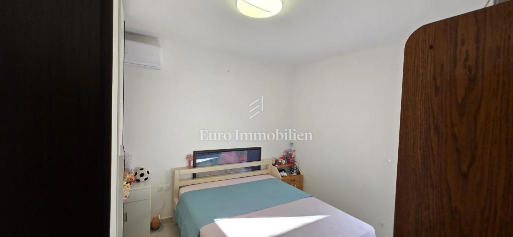 Crikvenica – moderno appartamento in zona ricercata vicino al mare