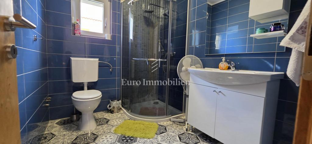 Crikvenica – moderno appartamento in zona ricercata vicino al mare