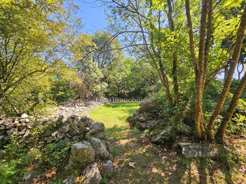 Casa a Krk con ampio giardino, potenziale!