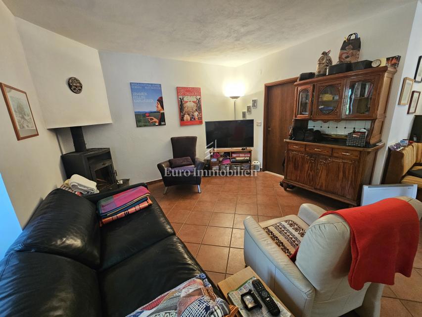 Casa a Krk con ampio giardino, potenziale!