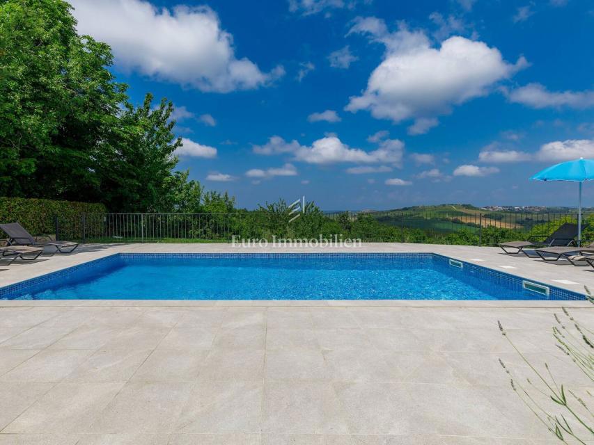 Casa in pietra con piscina e ampio giardino, Buje