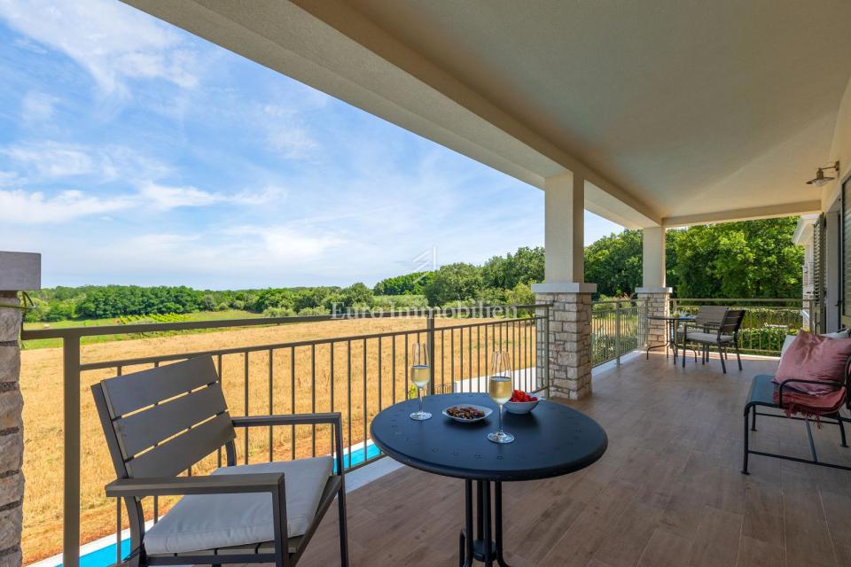 Casa mediterranea con vista mare