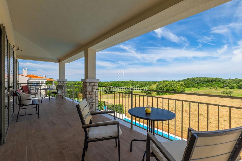 Casa mediterranea con vista mare