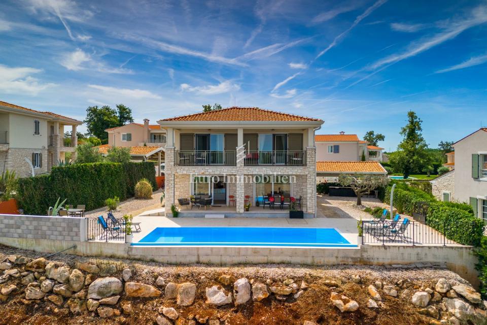 Casa mediterranea con vista mare