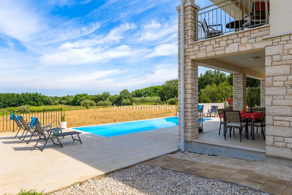 Casa mediterranea con vista mare