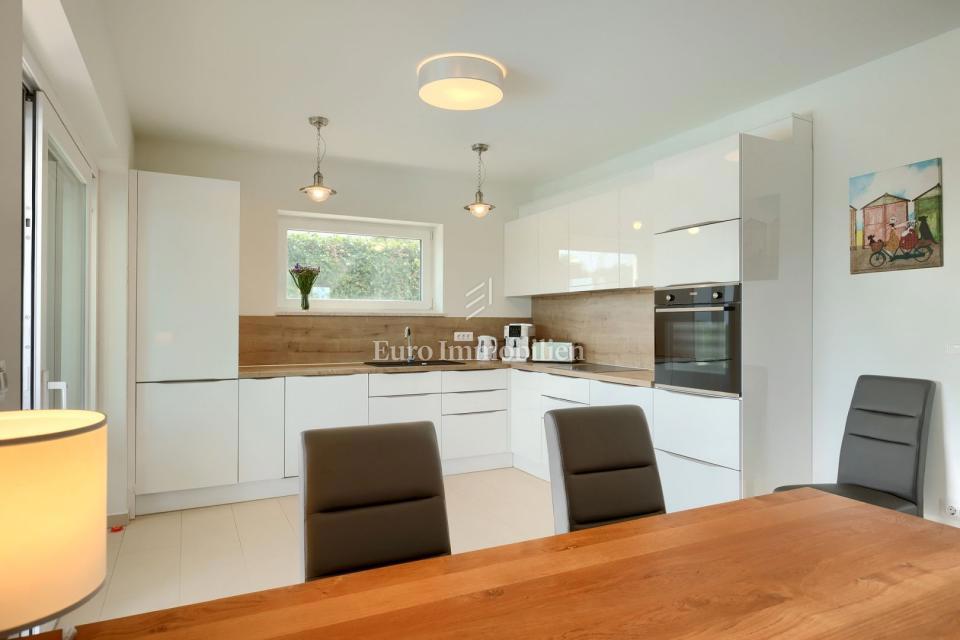 Casa mediterranea con vista mare