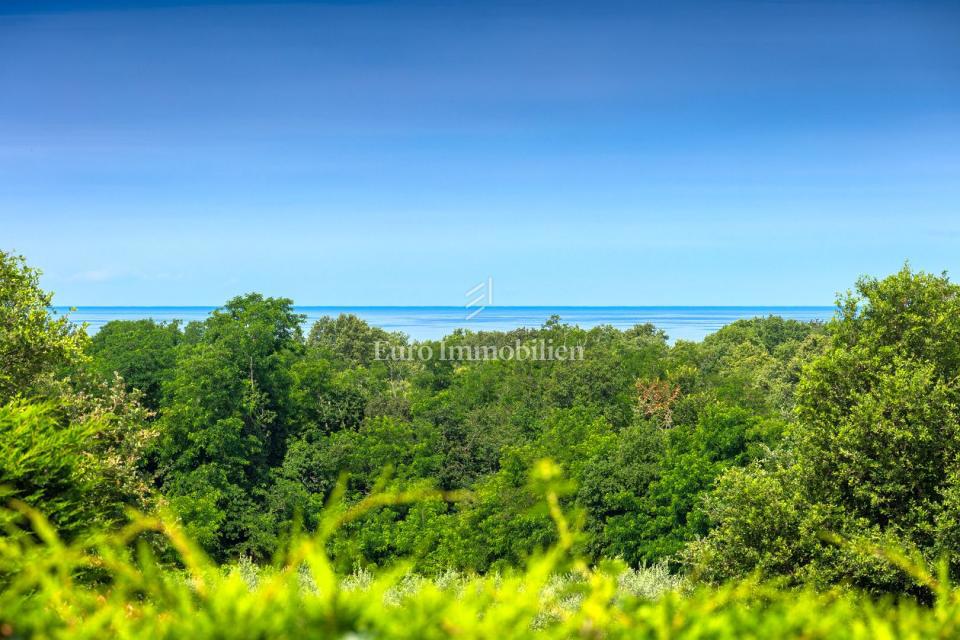 Casa mediterranea con vista mare
