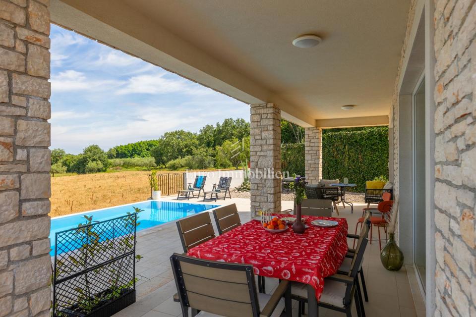 Casa mediterranea con vista mare