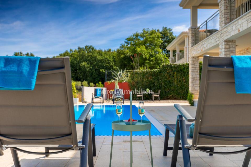 Casa mediterranea con vista mare