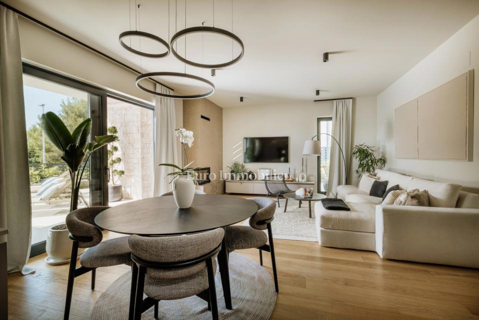 Moderna casa con piscina vicino a Parenzo