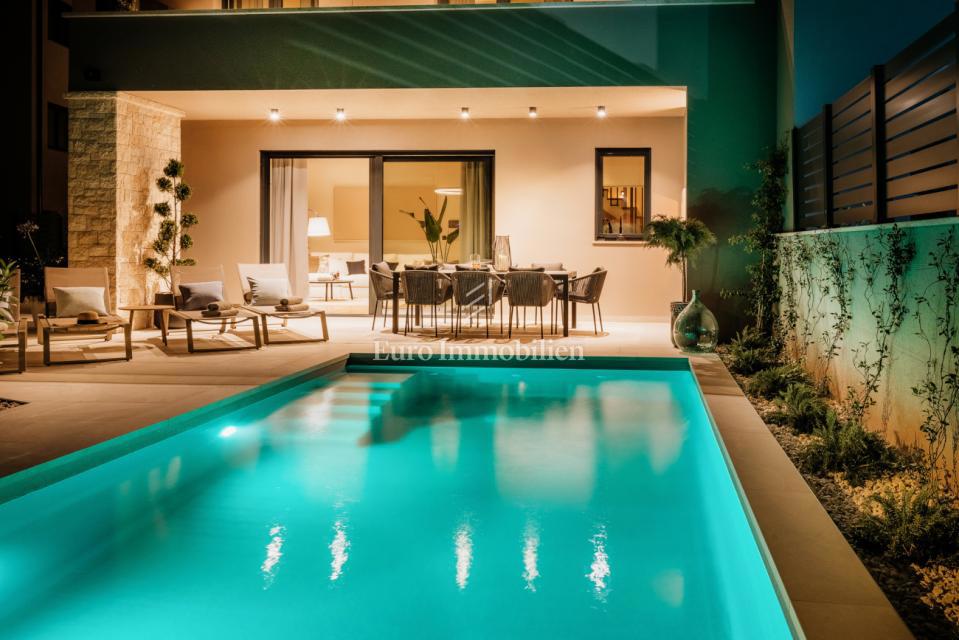 Moderna casa con piscina vicino a Parenzo