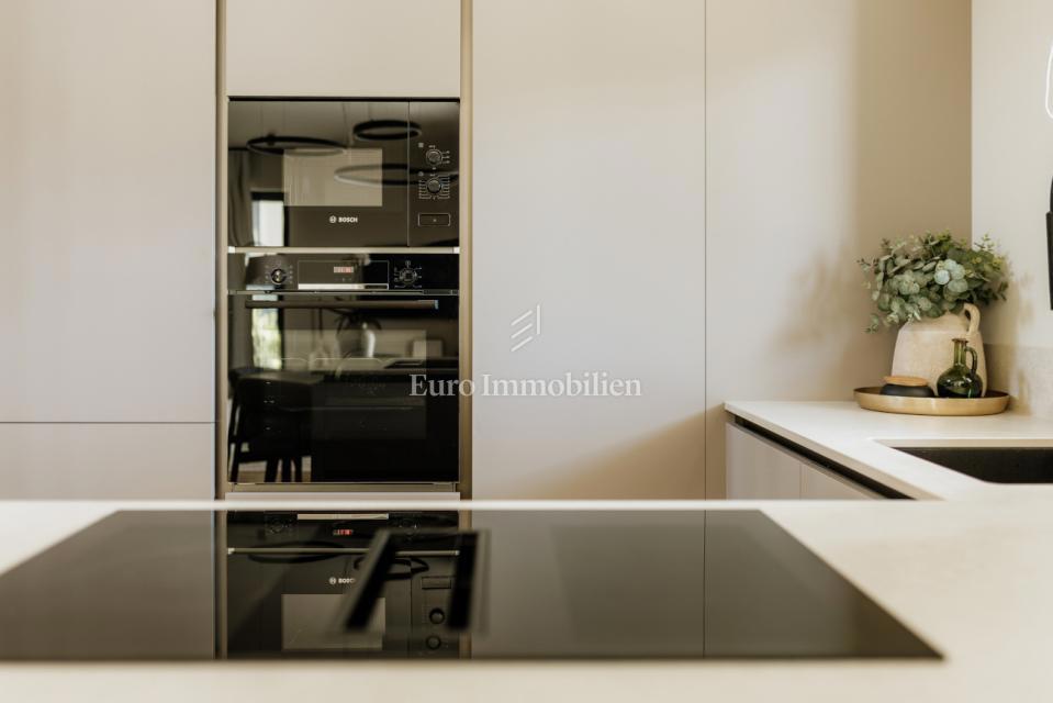 Moderna casa con piscina vicino a Parenzo