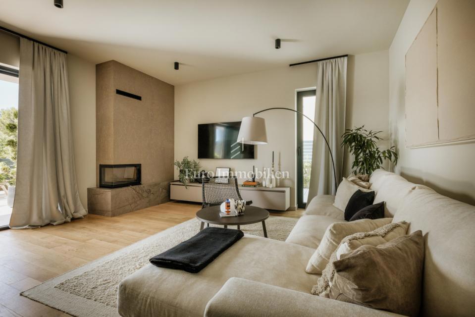 Moderna casa con piscina vicino a Parenzo