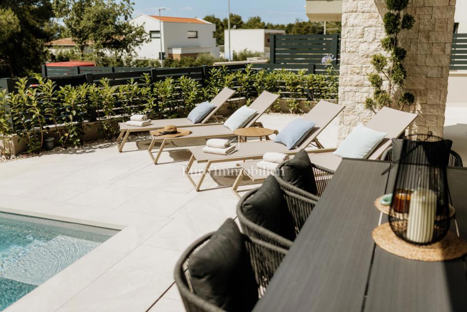 Moderna casa con piscina vicino a Parenzo