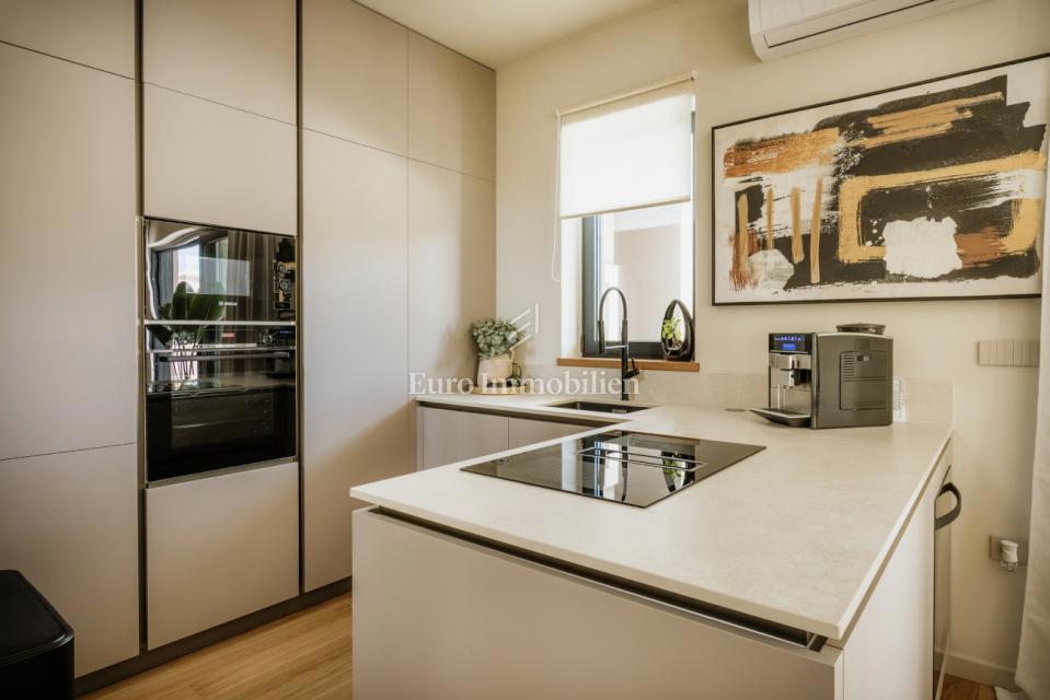 Moderna casa con piscina vicino a Parenzo