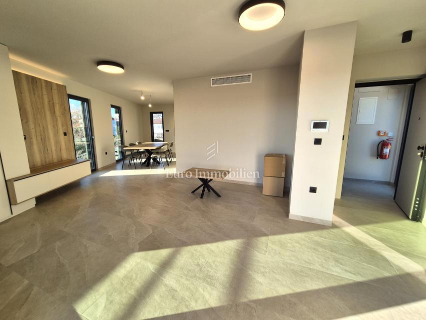 Attico arredato in un nuovo edificio